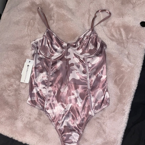Tops - Camo body suit